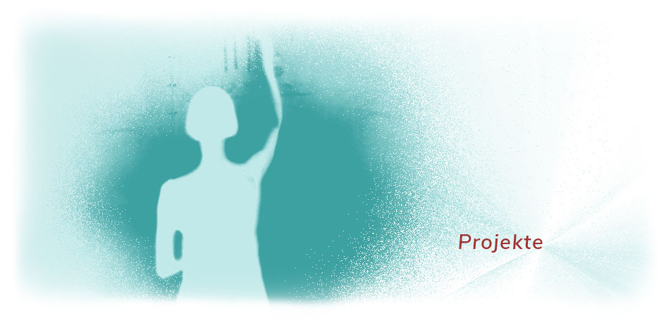 designbasis-projekte Taenzerin vor Metallwand, schreibend